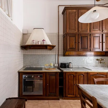 Iflat Delightful View Colosseum Apartment *